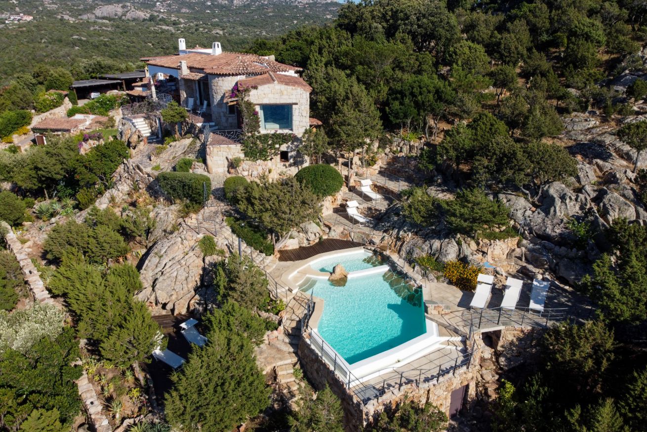 villa-cala-dei-ginepri-x-max-01