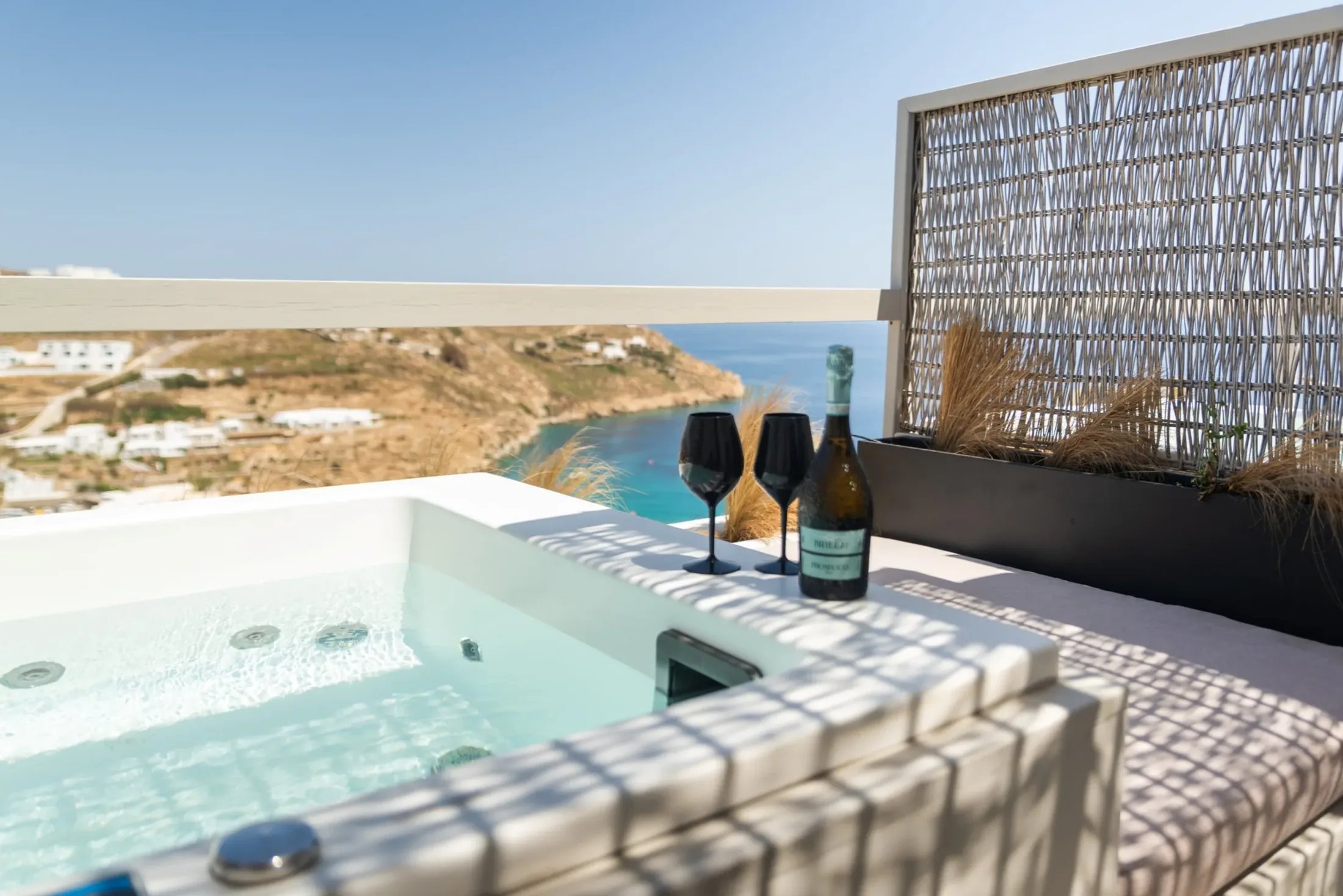 15 - Mykonos South Coast jacuzzi champagne vista mare
