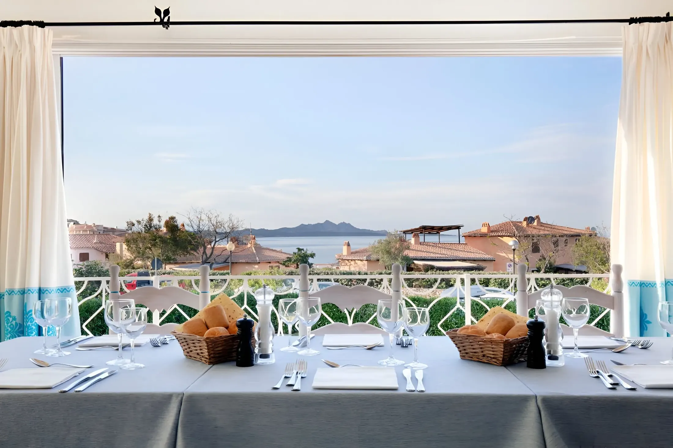 5 - Baja Sardinia ristorante vista mare