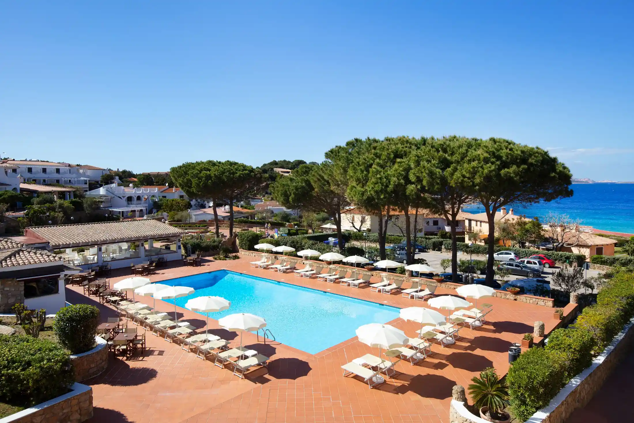 7 - Baja Sardinia piscina vista mare